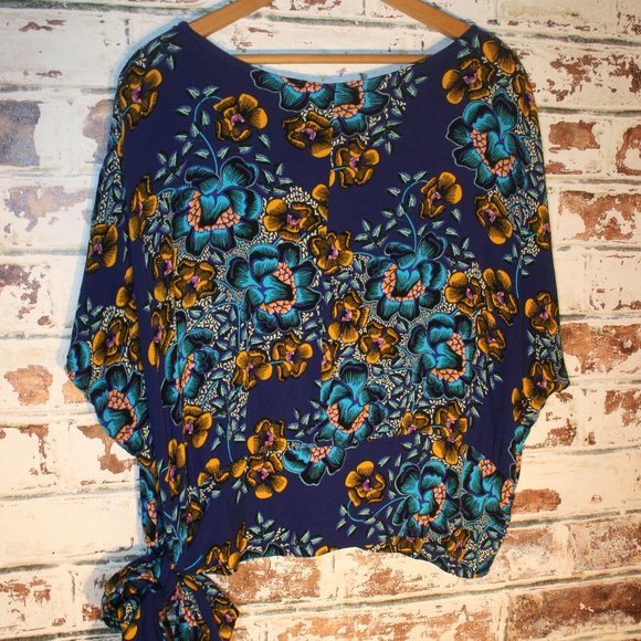 Eloquii Plus Blue Floral Side Waist Tie Blouse - Picture 7 of 7